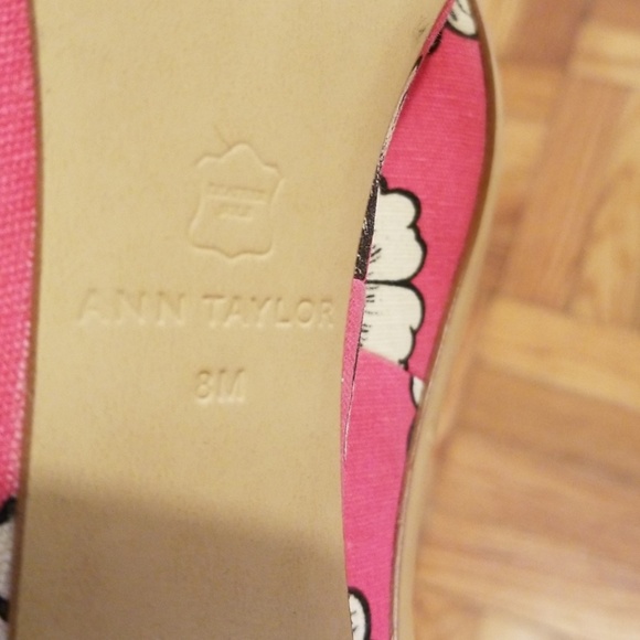 Ann Taylor Erin Daisy Kitten Heels Sz 8 - Picture 6 of 6